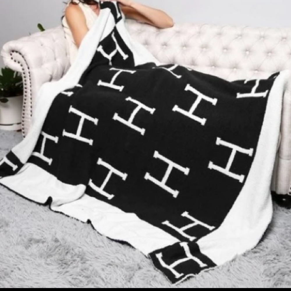 Black and White Throw Blanket set